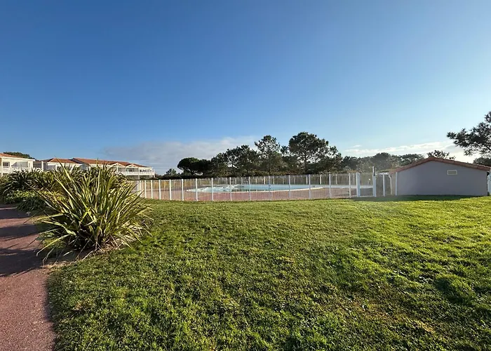 Lägenhet 2 Avec Piscines Chauffees Et Parking Aux Sables-d'olonne - Fr-1-197-615