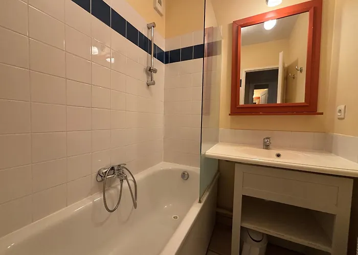 Apartamento 2 Avec Piscines Chauffees Et Parking Aux Sables-d'olonne - Fr-1-197-615