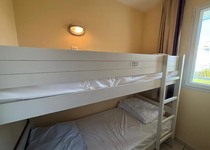 Apartamento 2 Avec Piscines Chauffees Et Parking Aux Sables-d'olonne - Fr-1-197-615 *