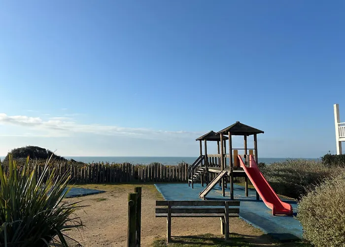 2 Avec Piscines Chauffees Et Parking Aux Sables-d'olonne - Fr-1-197-615 *