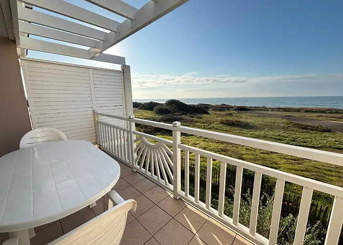 2 Avec Piscines Chauffees Et Parking Aux Sables-d'olonne - Fr-1-197-615 *