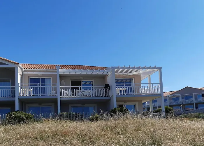 2 Avec Piscines Chauffees Et Parking Aux Sables-d'olonne - Fr-1-197-615 *